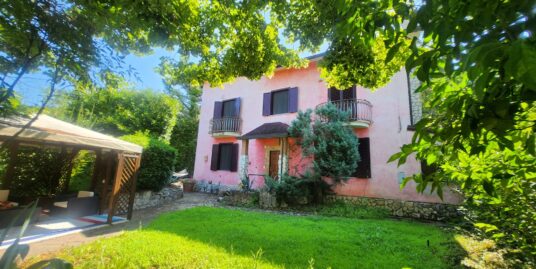 ZONA PERRILLO – VILLA CON PISCINA