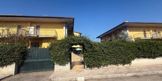 ZONA STADIO – VILLA A SCHIERA