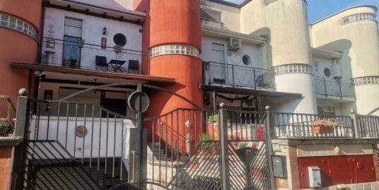 VIA ANTONIO SEGNI – VILLA A SCHIERA