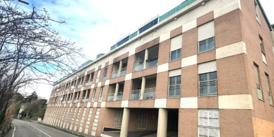 VIALE DEGLI ATLANTICI – 5 VANI
